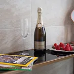 Elixir Luxury - In The Old Town Pensionat 4*