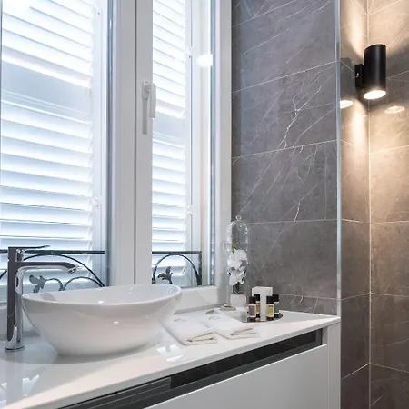 Guest house Elixir Luxury - In The Old Town