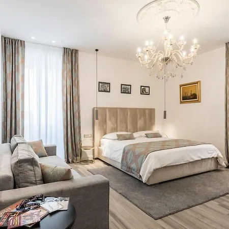 Guest house Elixir Luxury - In The Old Town