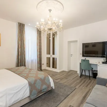 Guest house Elixir Luxury - In The Old Town
