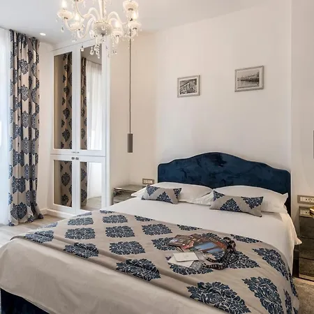 Guest house Elixir Luxury - In The Old Town 4*