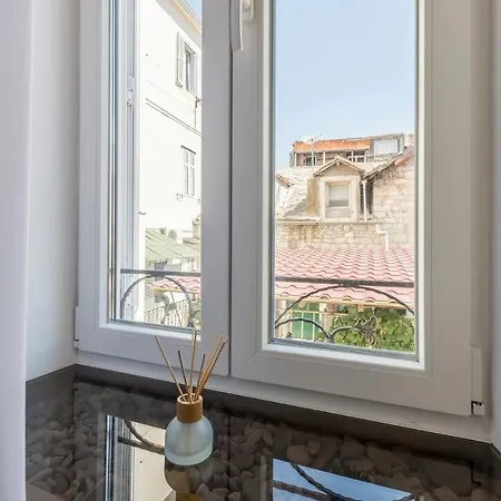 Guest house Elixir Luxury - In The Old Town